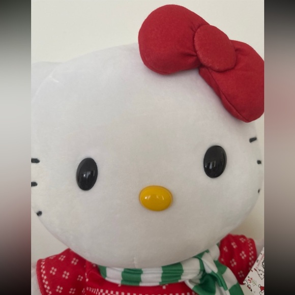 HELLO KITTY GREETER HOLIDAY CHRISTMAS 20\